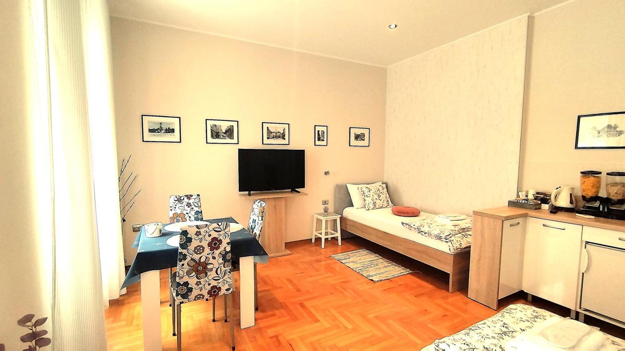 Lavender - City Room With Free Parking プーラ エクステリア 写真