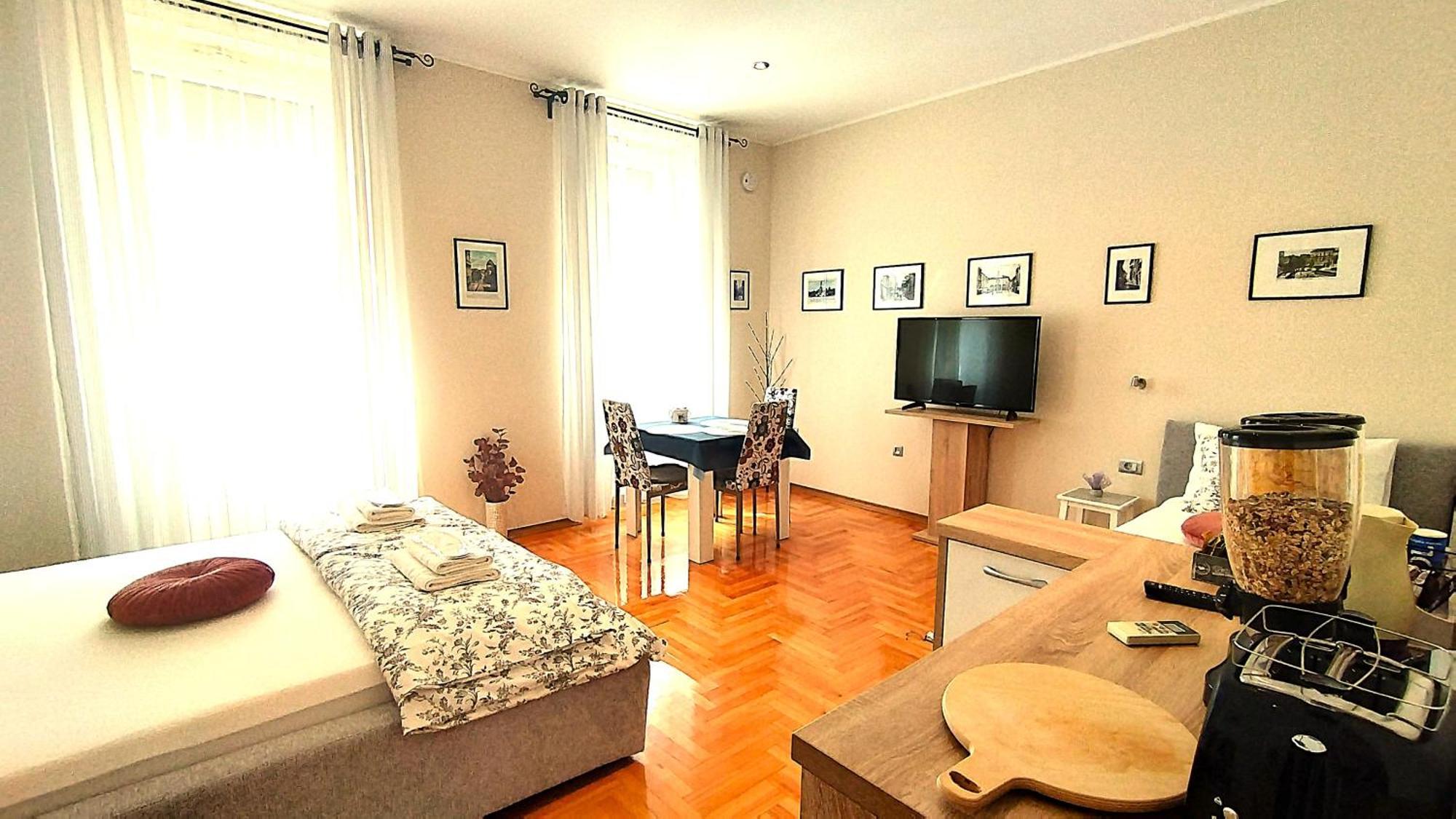 Lavender - City Room With Free Parking プーラ エクステリア 写真