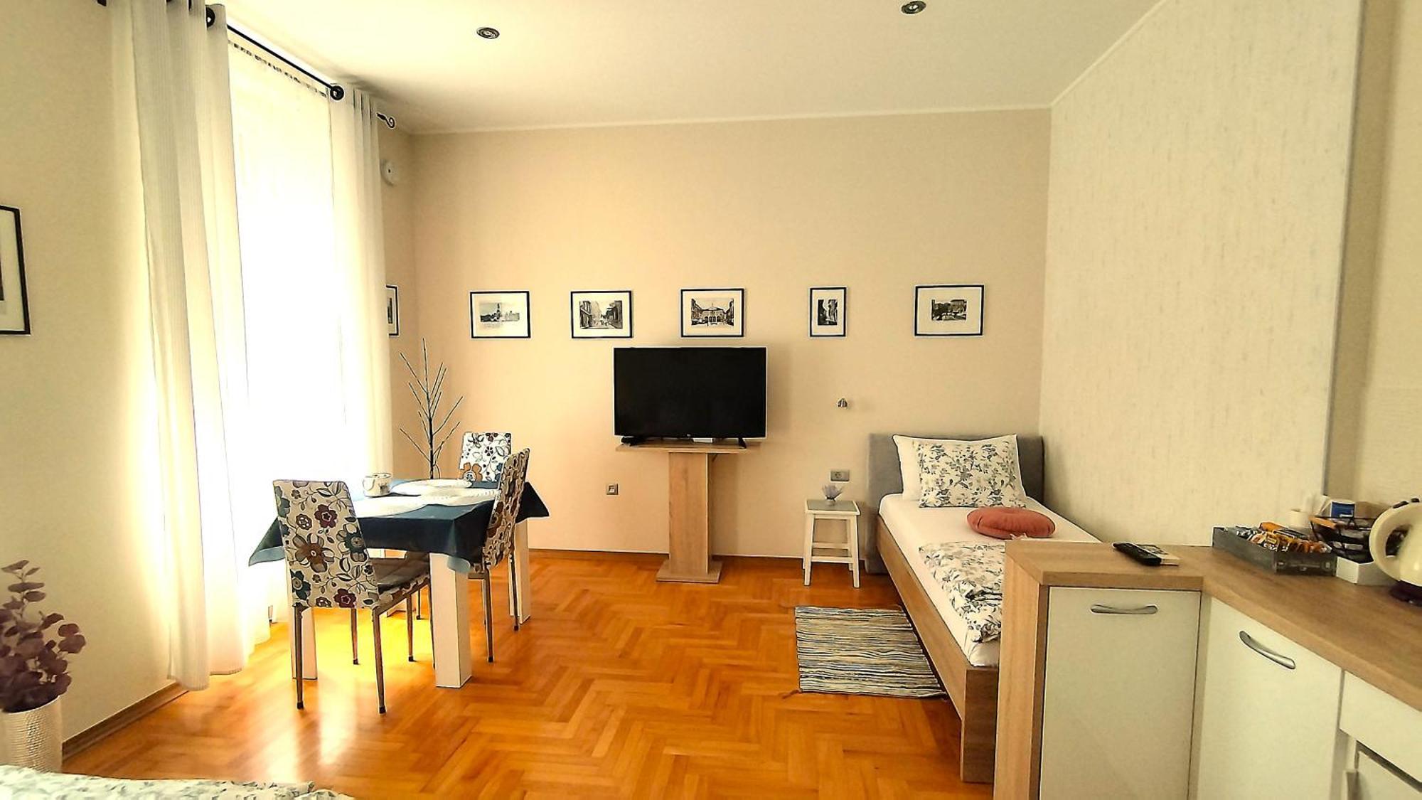 Lavender - City Room With Free Parking プーラ エクステリア 写真