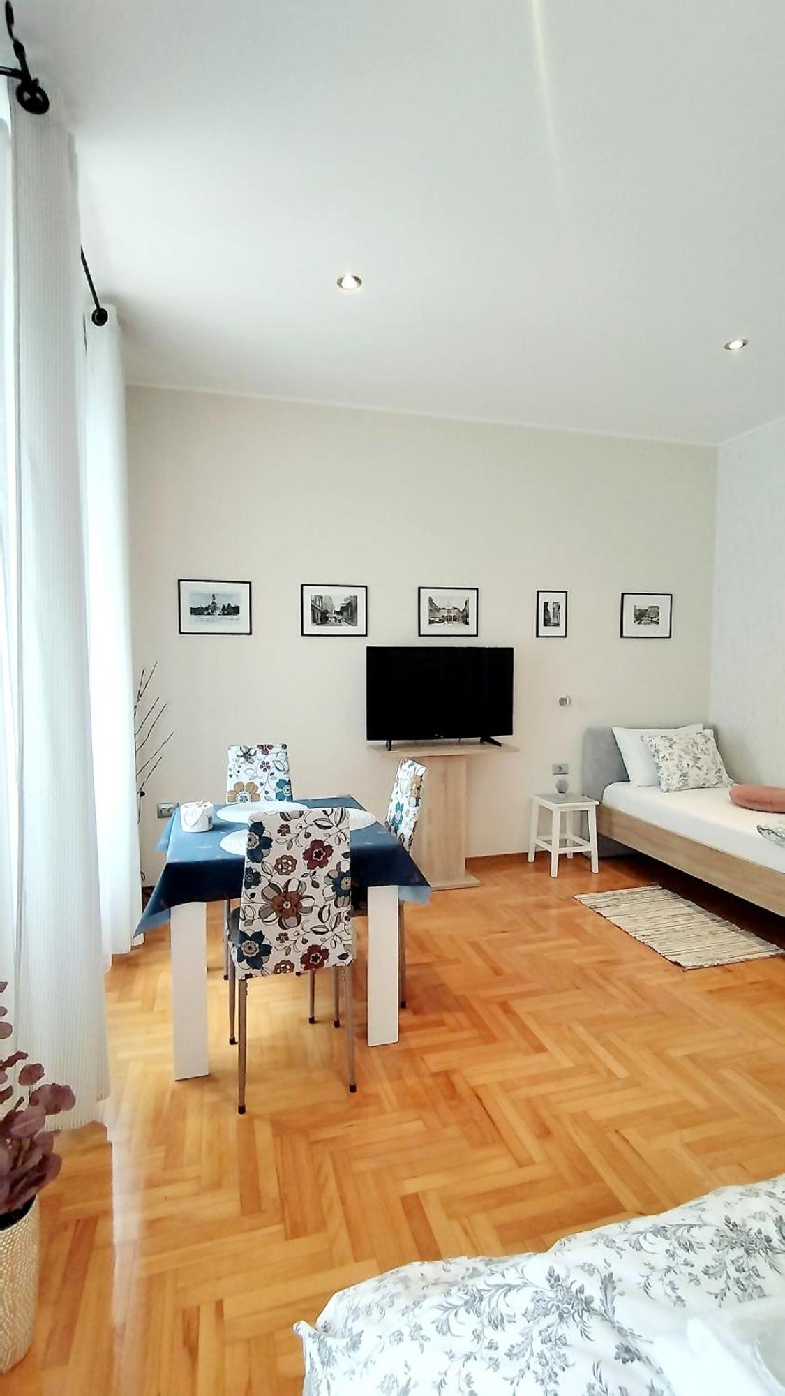 Lavender - City Room With Free Parking プーラ エクステリア 写真