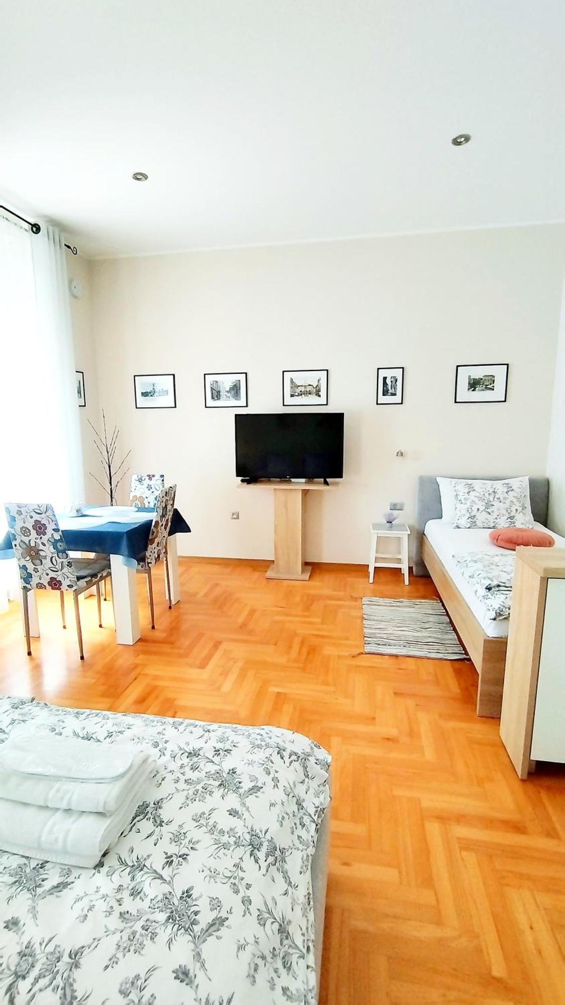 Lavender - City Room With Free Parking プーラ エクステリア 写真